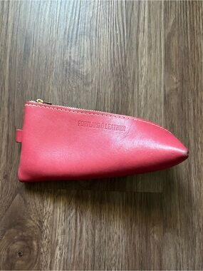 Portland Leather Pink Leather Zip Pouch